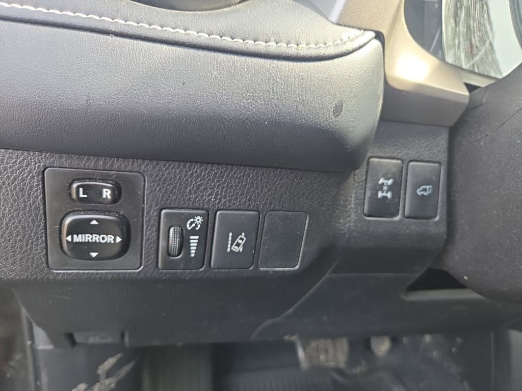 Used 2018 Toyota RAV4 XLE image 11