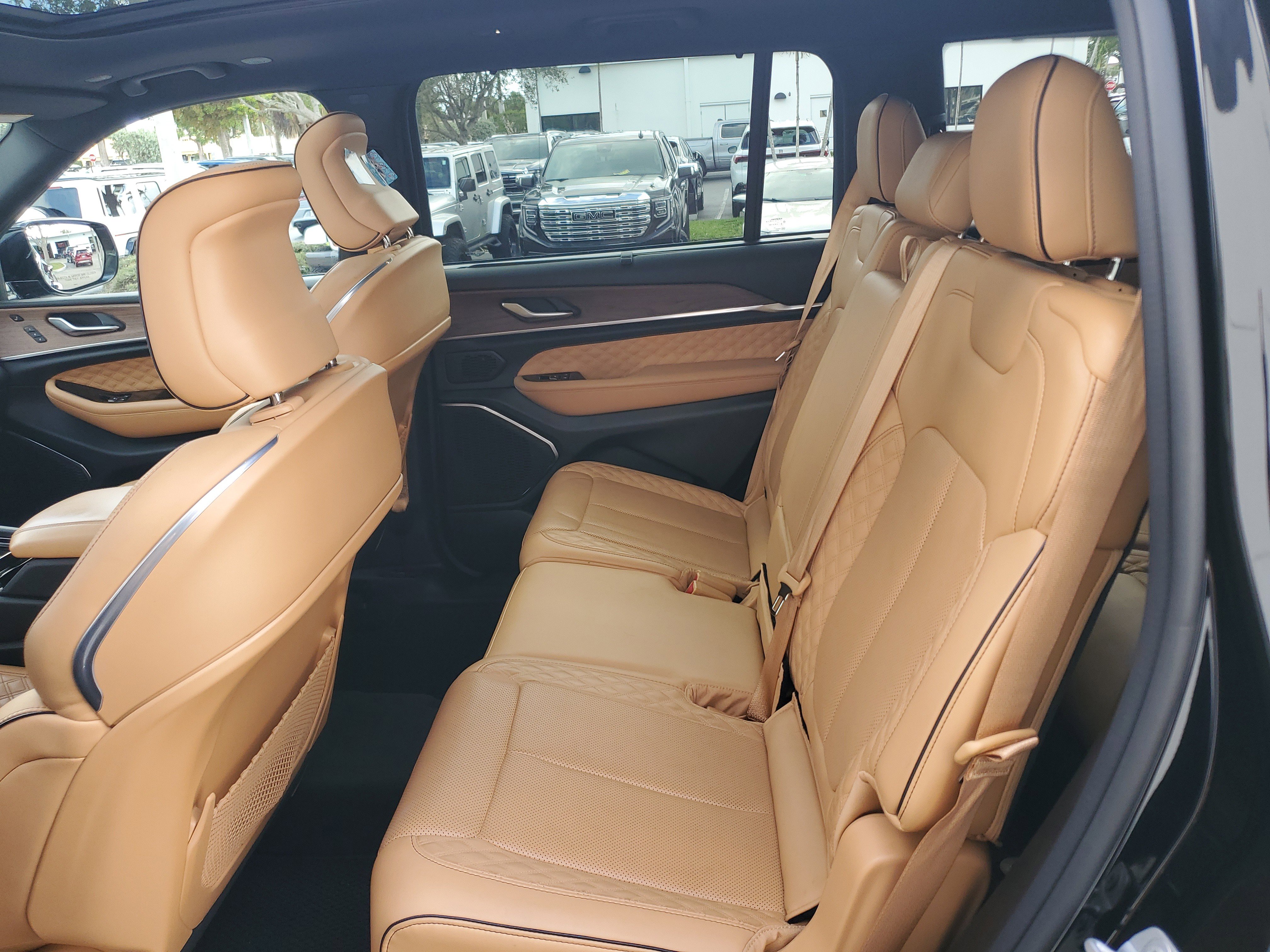Used 2022 Jeep Grand Cherokee L Summit w/ Advanced Protech Group IV image 14