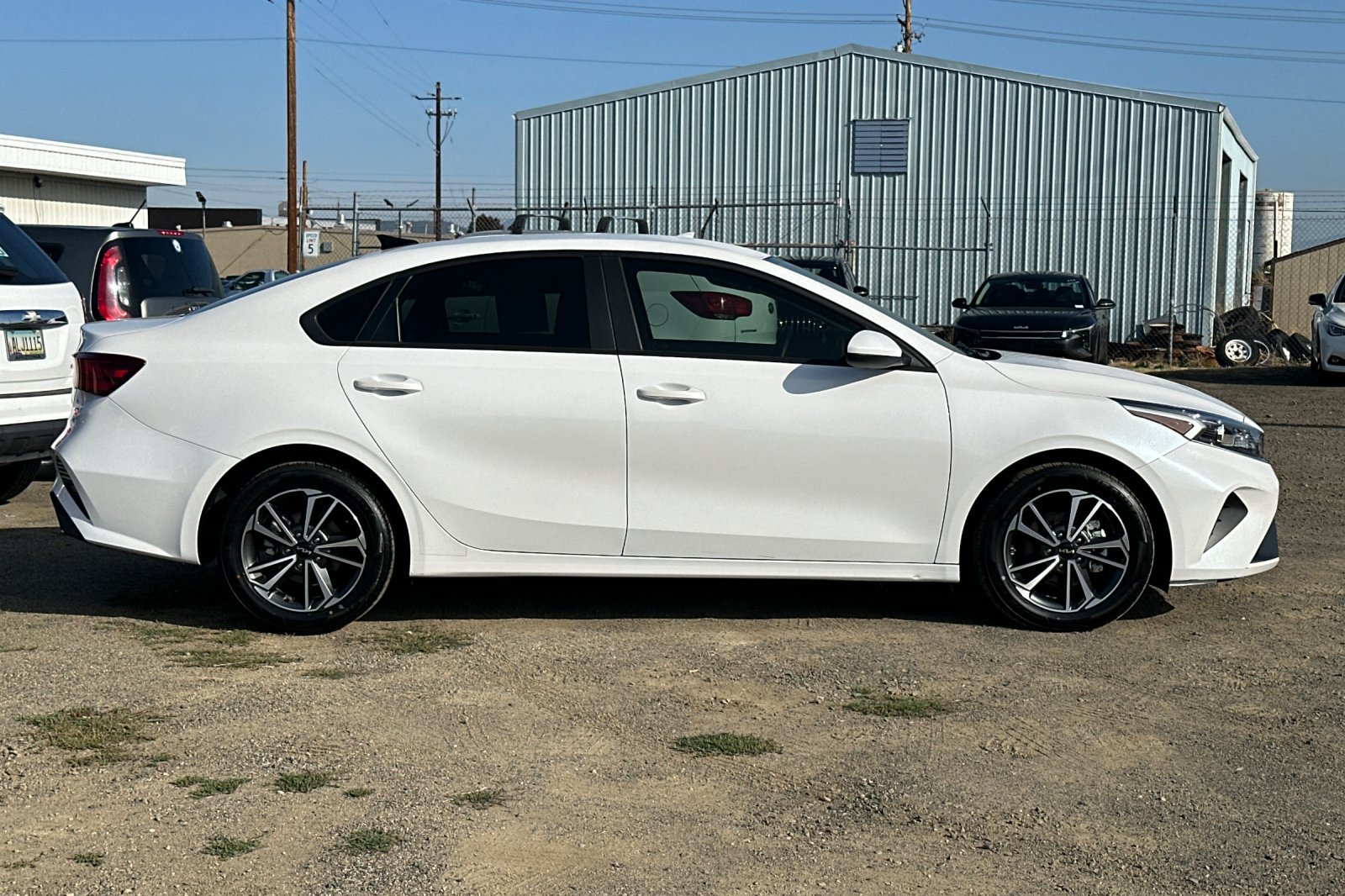 Used 2022 Kia Forte LXS FWD image 3