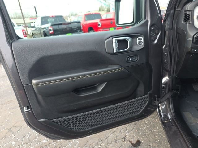 Used 2025 Jeep Wrangler Unlimited Sahara w/ Safety Group image 10