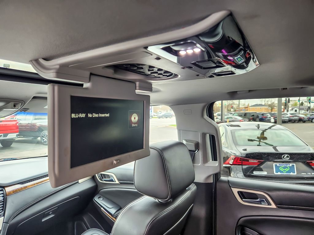 Used 2016 GMC Yukon Denali w/ Open Road Package image 12