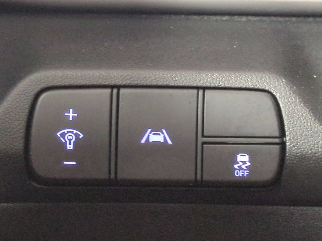 Used 2023 Hyundai Elantra SEL FWD image 24
