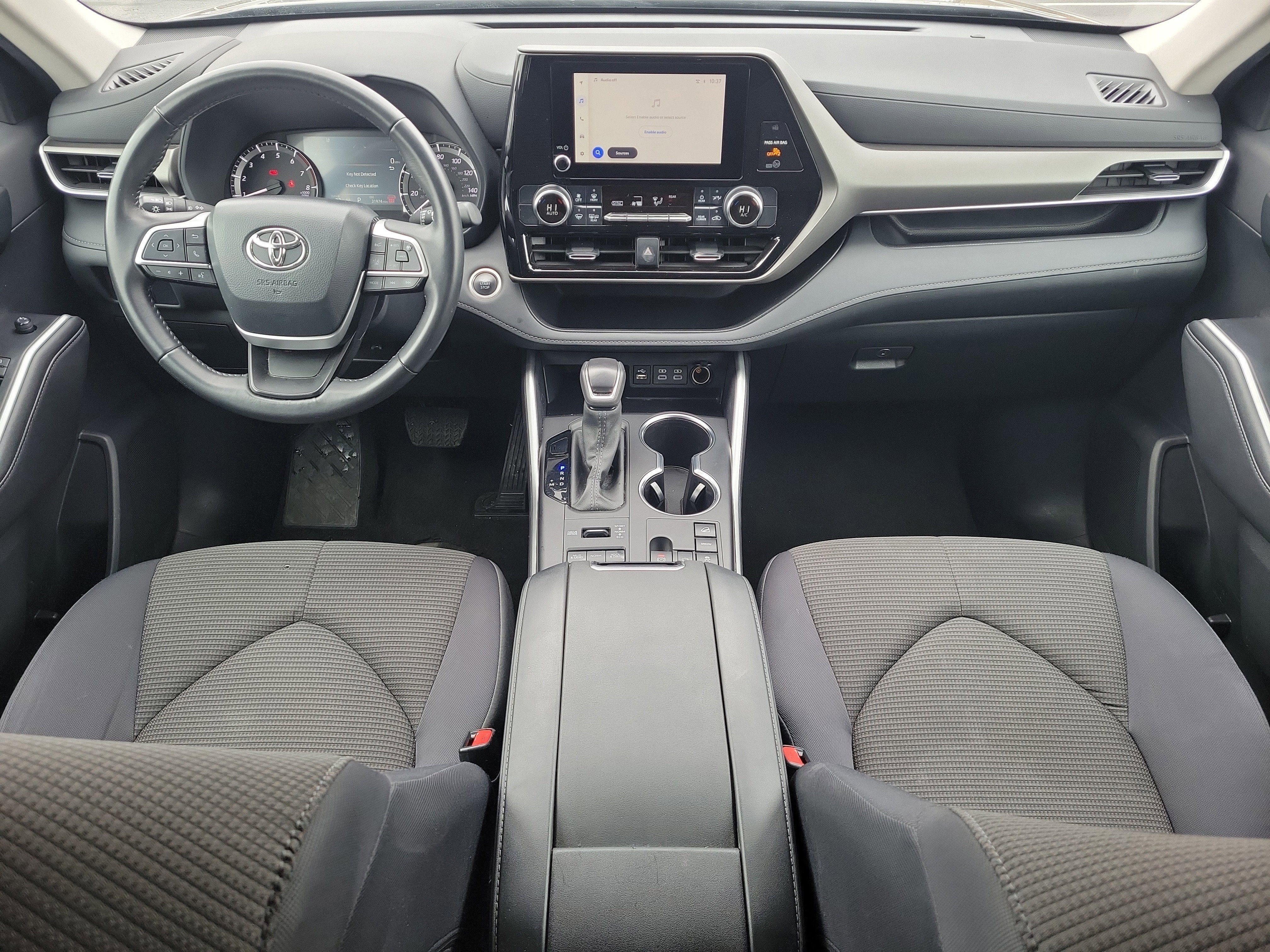 Used 2024 Toyota Highlander LE image 16