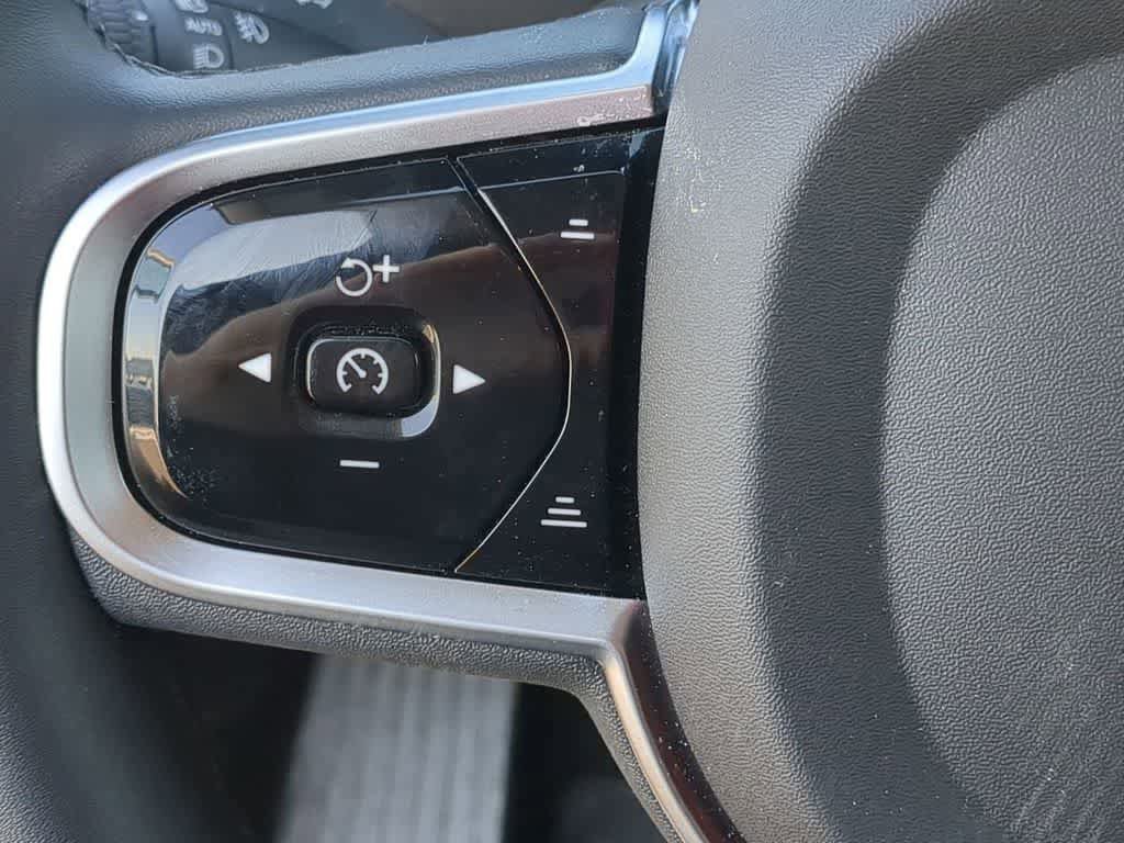 Certified 2026 Volvo XC90 B6 Plus w/ Protection Package Premier AWD/4WD image 24