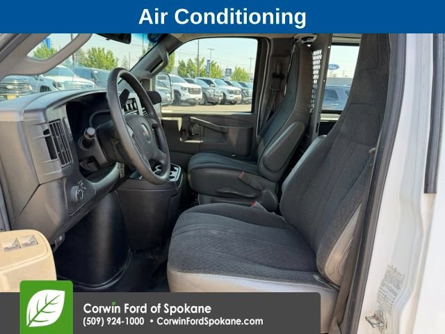 Used 2018 GMC Savana 2500 w/ Driver Convenience Package RWD image 2