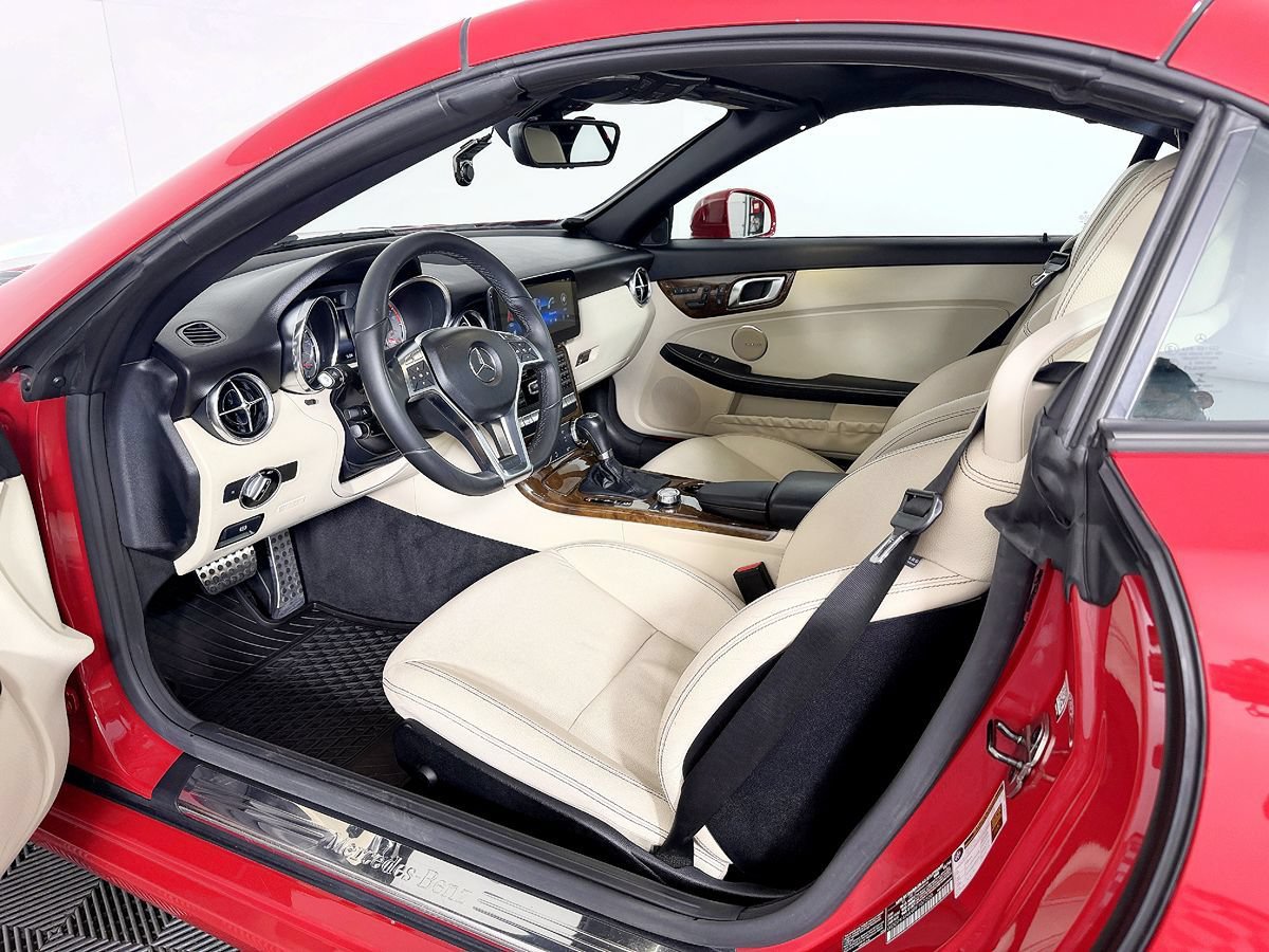 Used 2015 Mercedes-Benz SLK 250 image 36