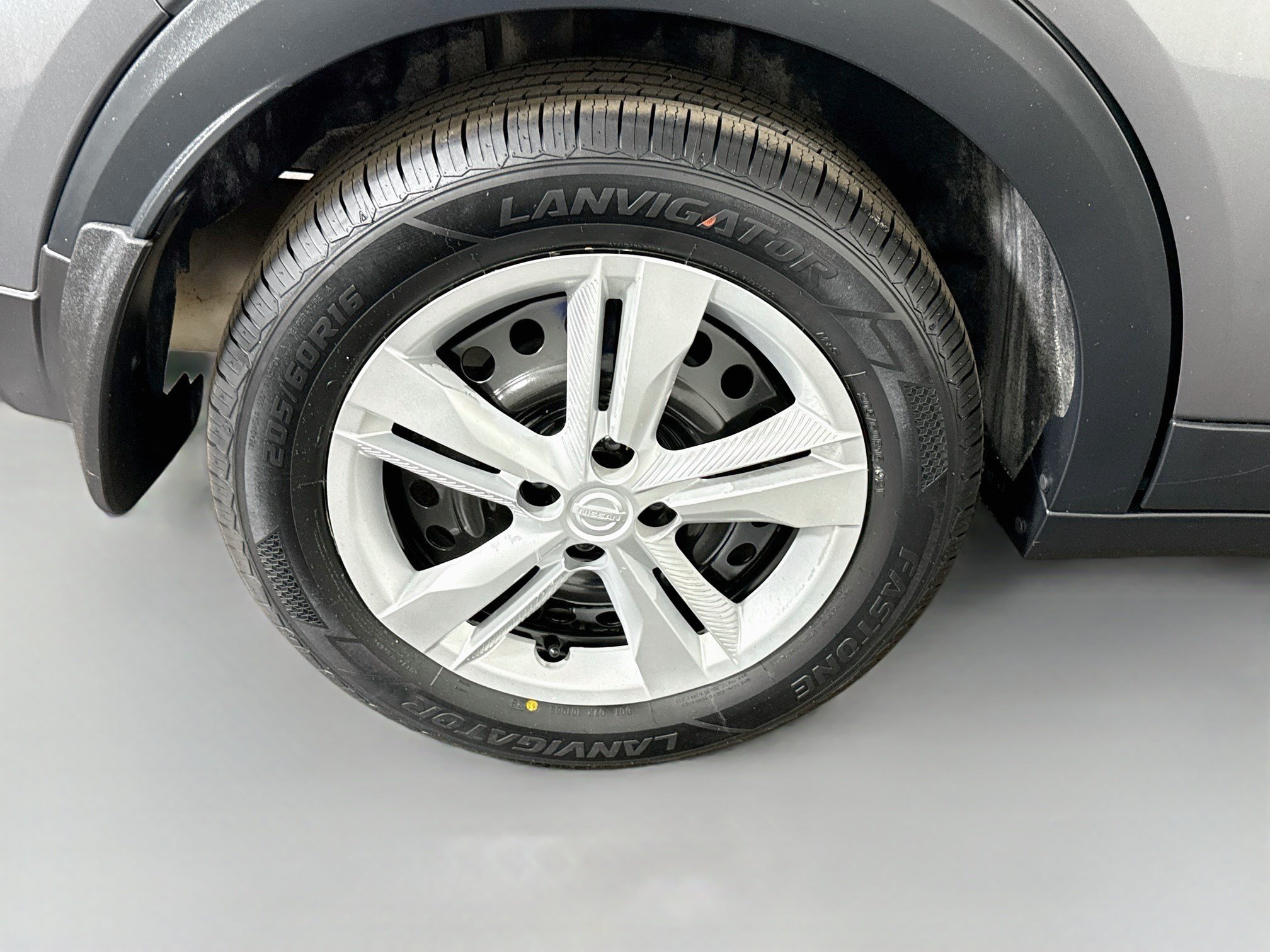 Used 2021 Nissan Kicks S FWD image 33