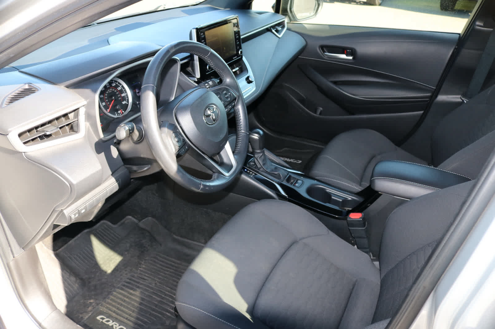 Used 2022 Toyota Corolla SE FWD image 7
