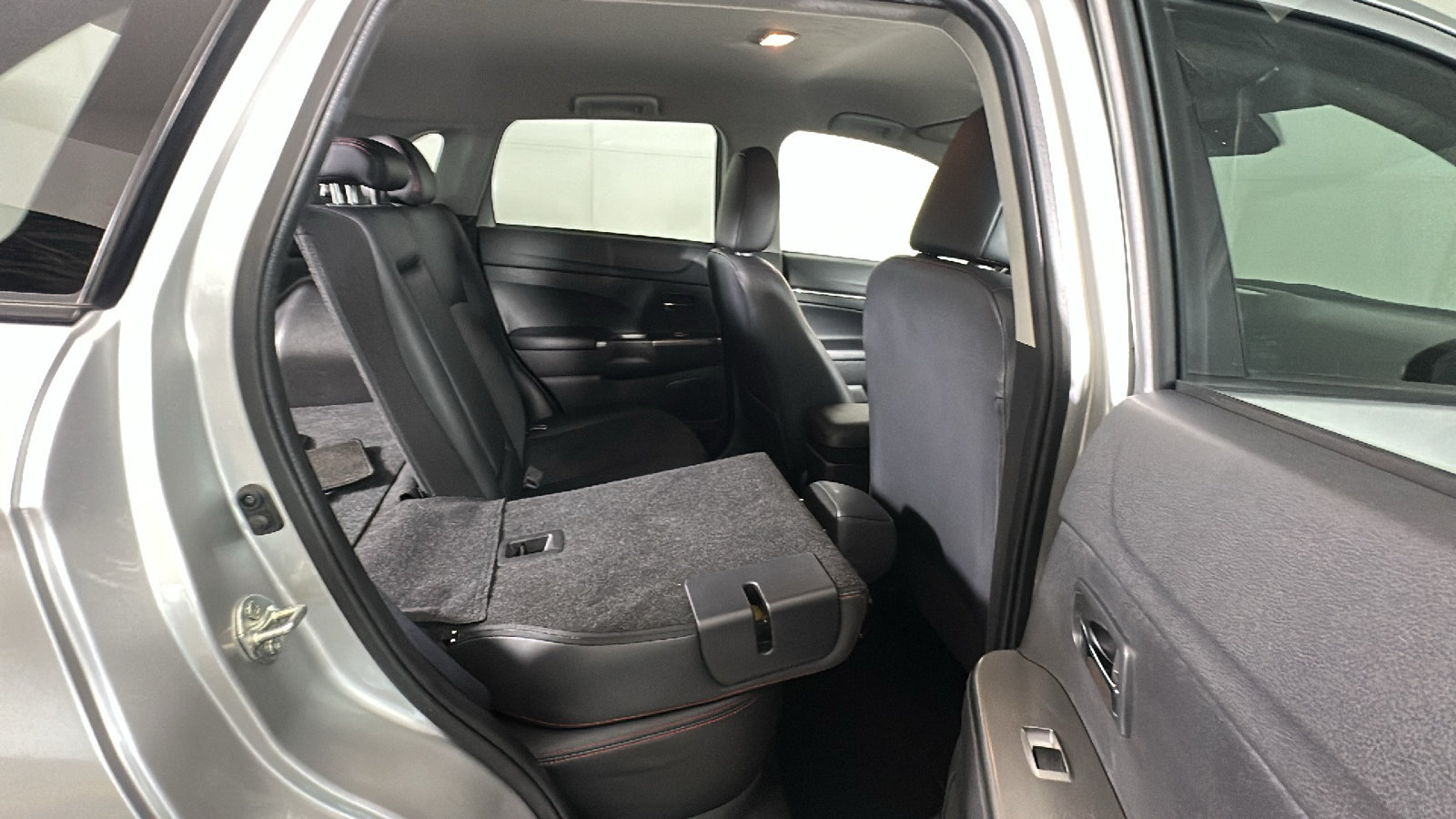 Used 2024 Mitsubishi Outlander Sport SE AWD/4WD image 33