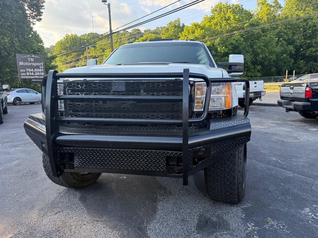 Used 2011 GMC Sierra 2500 Denali w/ Suspension Package, Off-Road AWD/4WD image 9