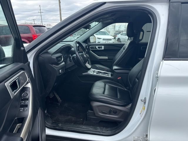 Used 2020 Ford Explorer XLT w/ Equipment Group 202A image 9