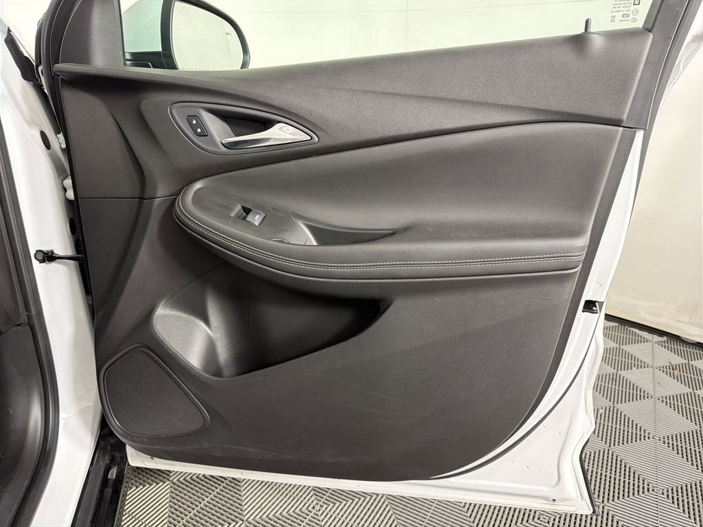 Used 2024 Buick Encore GX Sport Touring image 12