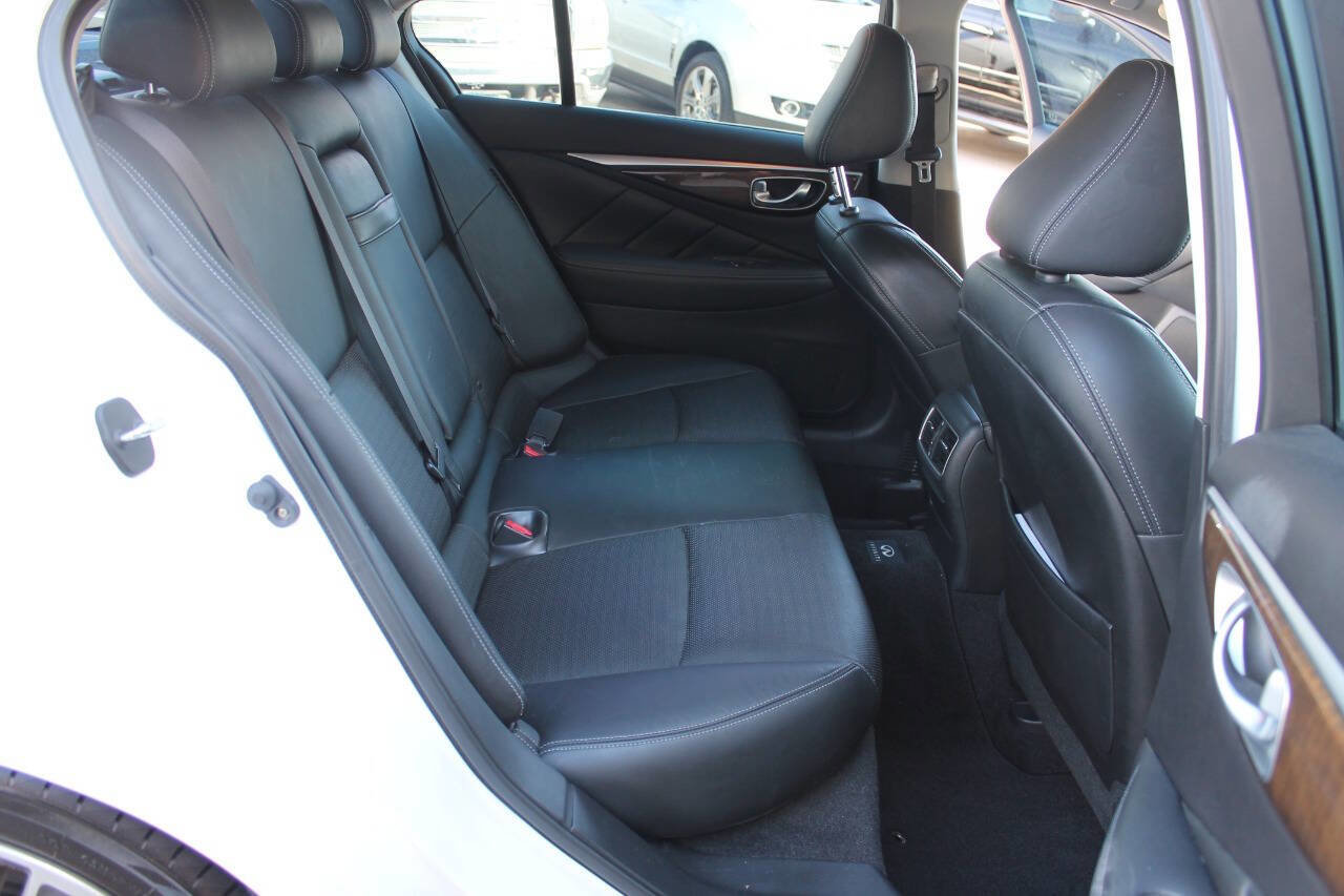 Used 2014 INFINITI Q50 Hybrid AWD w/ Deluxe Technology Package image 27