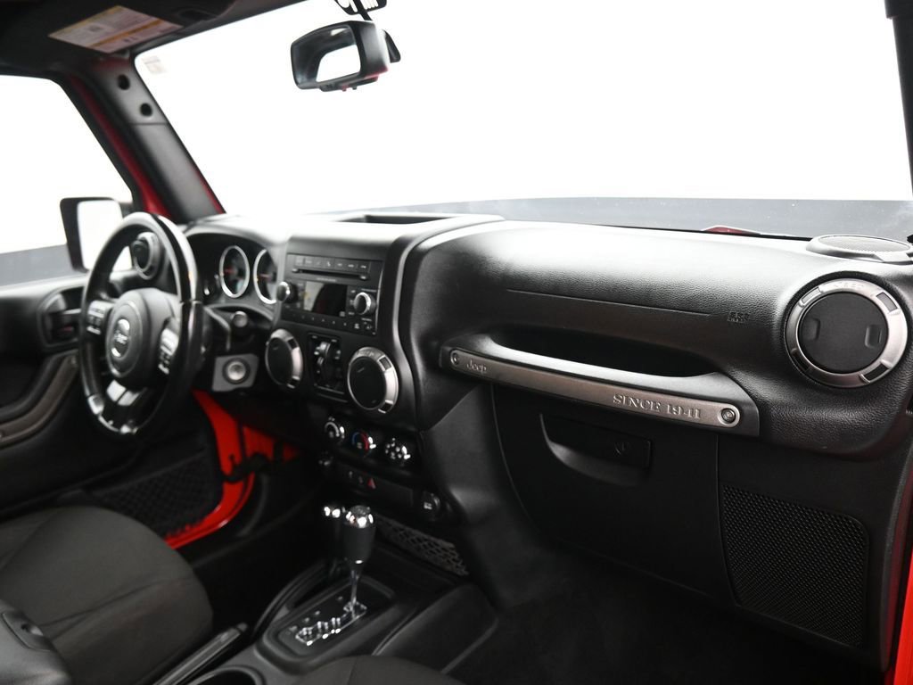 Used 2017 Jeep Wrangler Unlimited Willys image 33