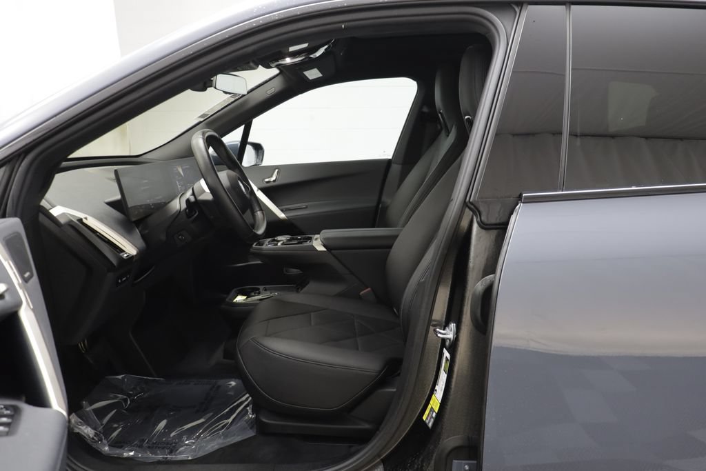 Used 2024 BMW iX xDrive50 w/ Sport Package AWD/4WD image 5