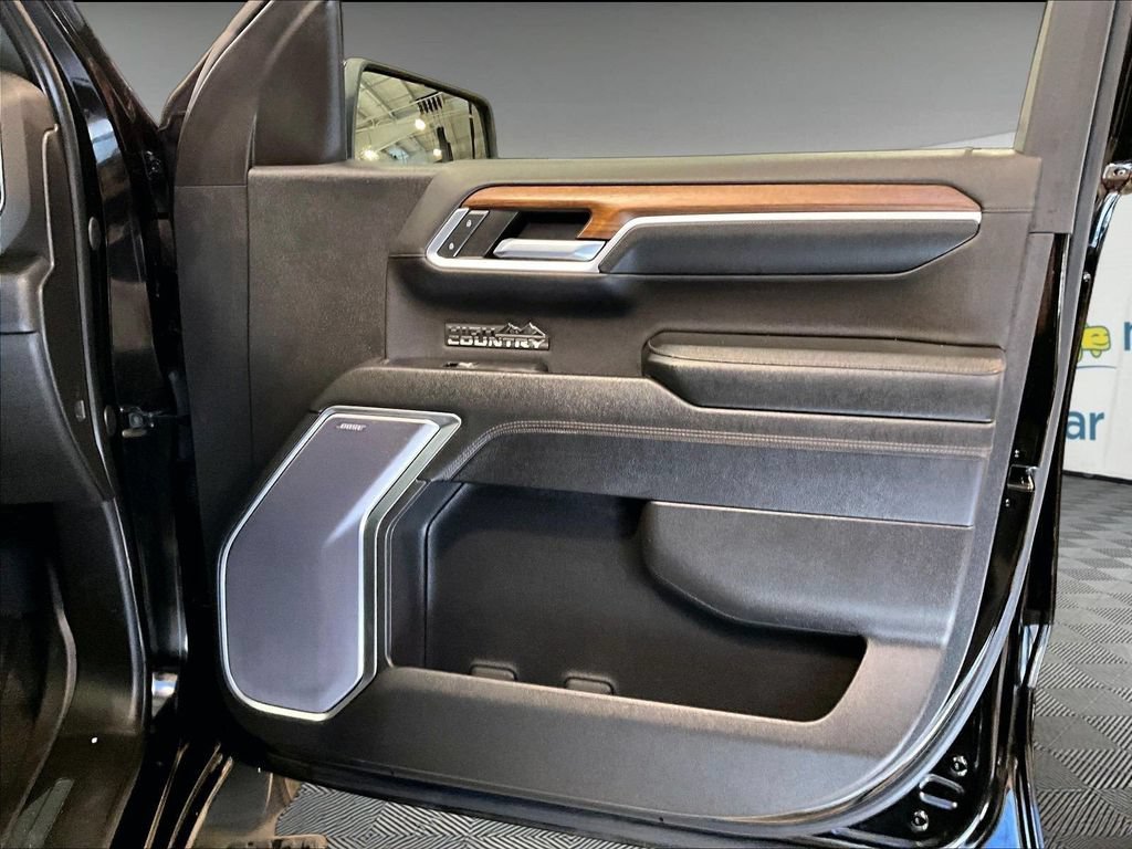 Used 2022 Chevrolet Silverado 1500 High Country w/ High Country Premium Package AWD/4WD image 12