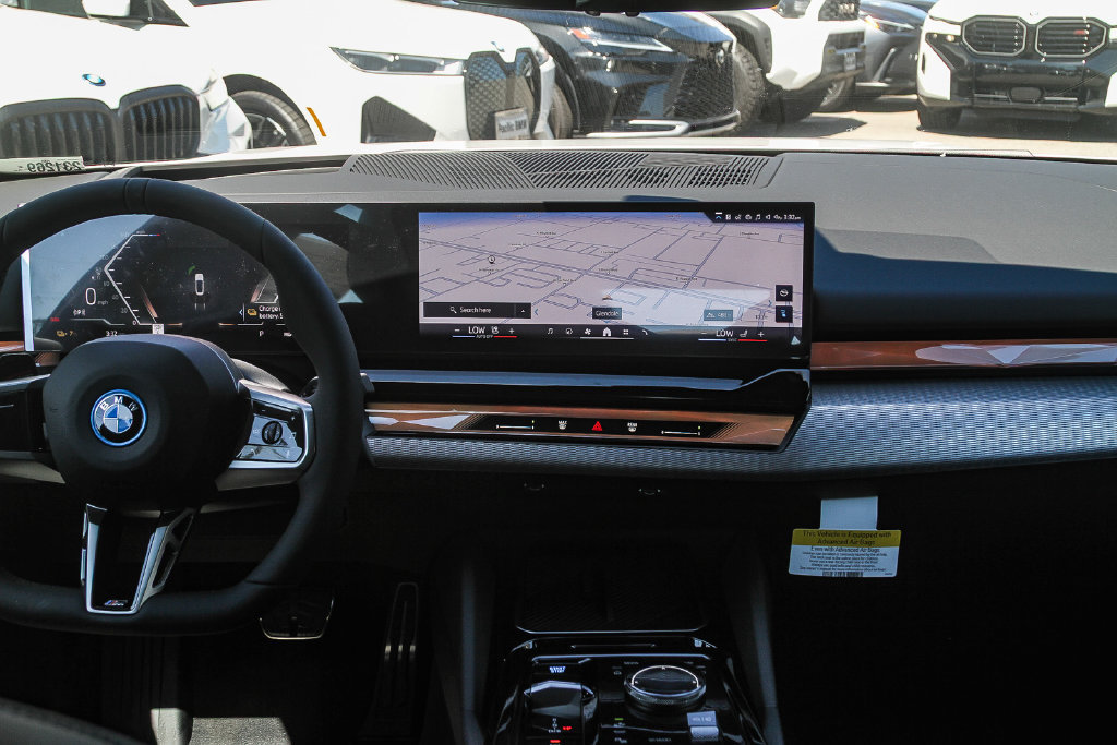 New 2027 BMW i5 eDrive40 w/ M Sport Package RWD image 9