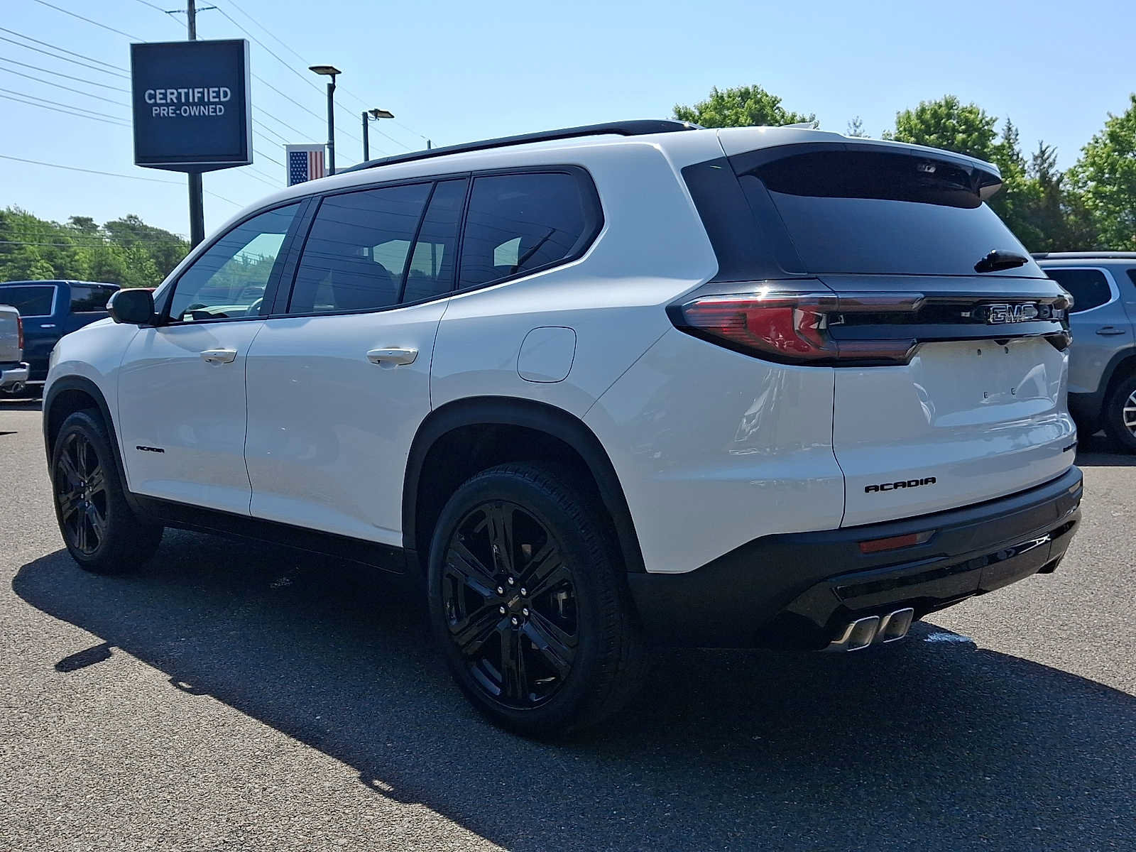Used 2026 GMC Acadia Elevation w/ Black Edition FWD image 4