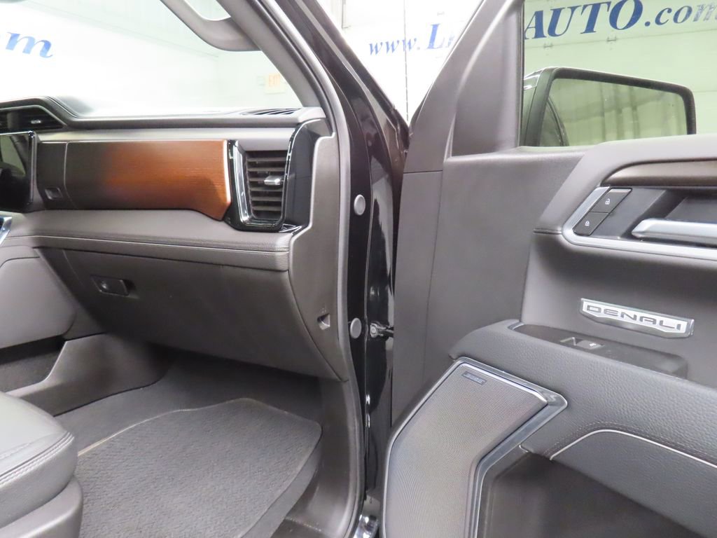 Used 2025 GMC Sierra 1500 Denali AWD/4WD image 31
