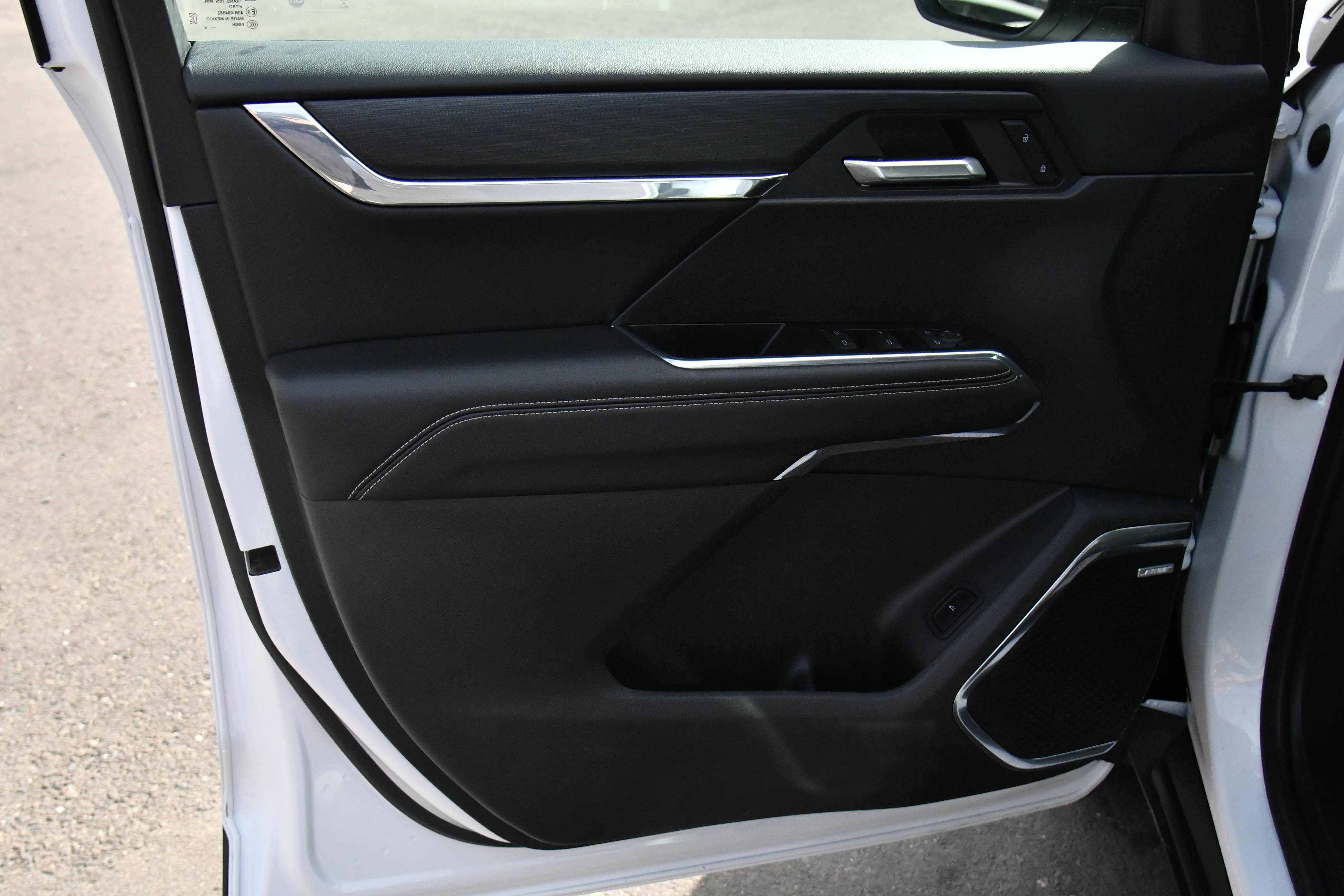 Used 2024 GMC Acadia Elevation image 14