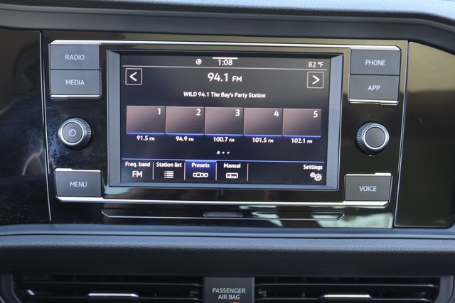 Certified 2023 Volkswagen Jetta SE image 22