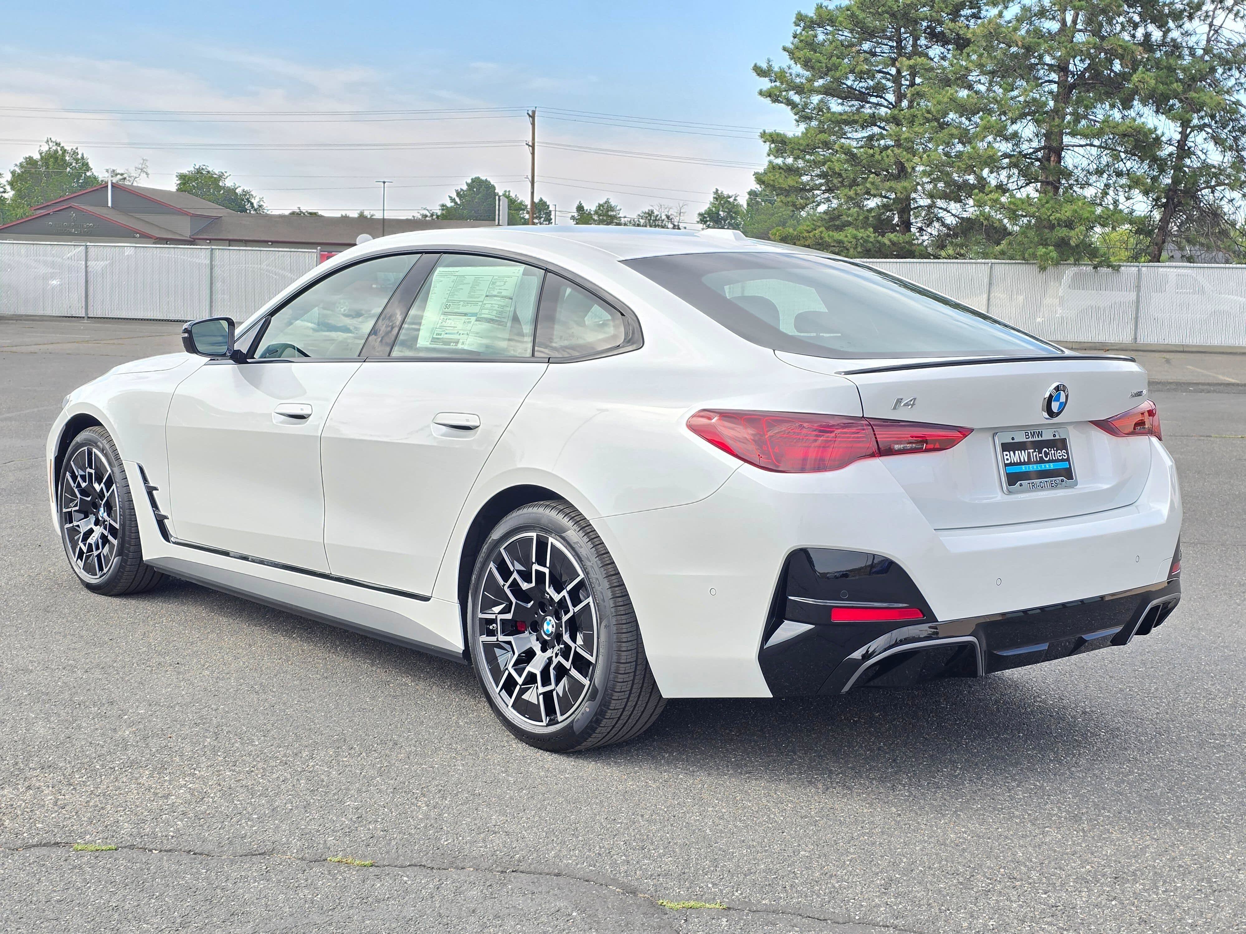 New 2026 BMW i4 xDrive40i w/ M Sport Package AWD/4WD image 4