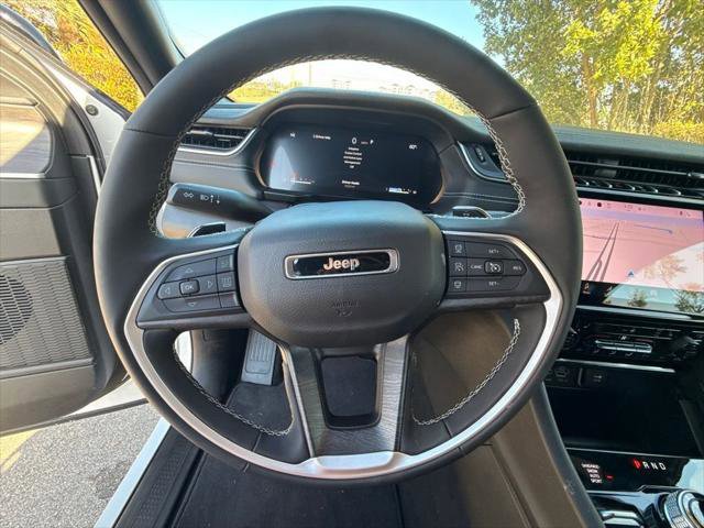 Certified 2025 Jeep Grand Cherokee Limited image 21