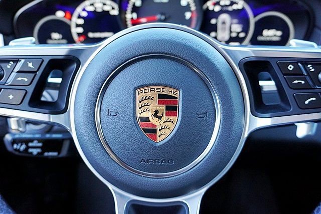 Used 2022 Porsche Cayenne AWD/4WD image 40