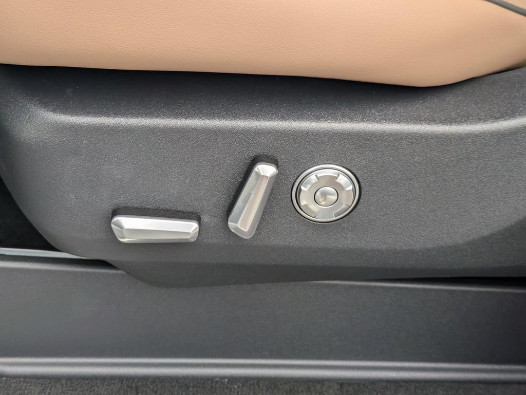 New 2026 Lincoln Navigator Black Label AWD/4WD image 21