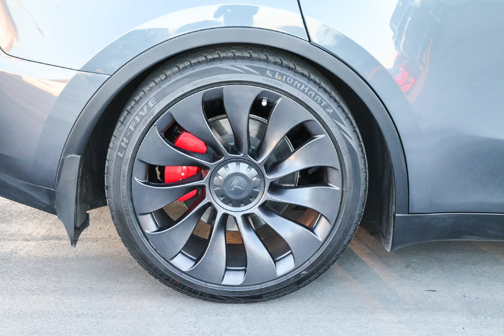 Used 2023 Tesla Model Y Performance AWD/4WD image 12