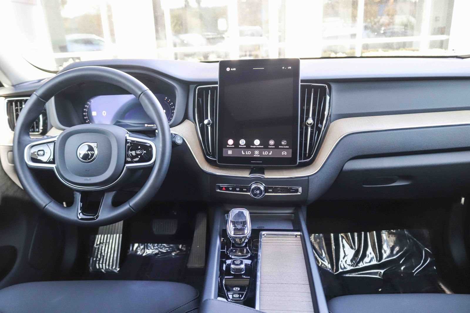 Certified 2026 Volvo XC60 B5 Core AWD/4WD image 13