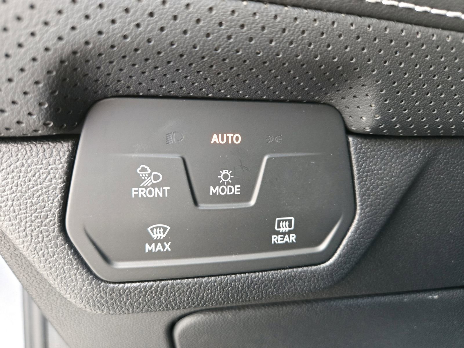 New 2026 Volkswagen Atlas SE image 17