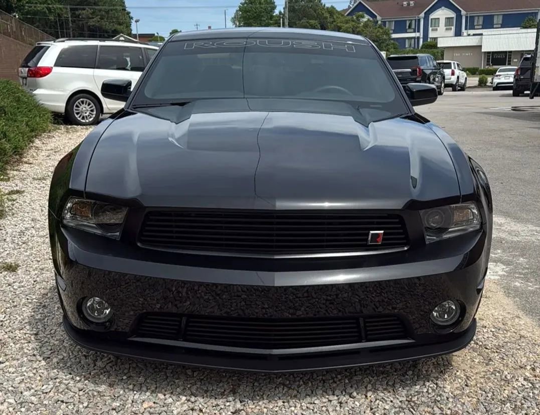 Used 2012 Ford Mustang GT Premium w/ HID Headlamps & Security Pkg RWD image 6