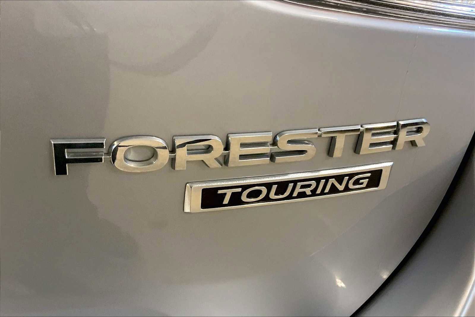 Used 2020 Subaru Forester Touring image 10