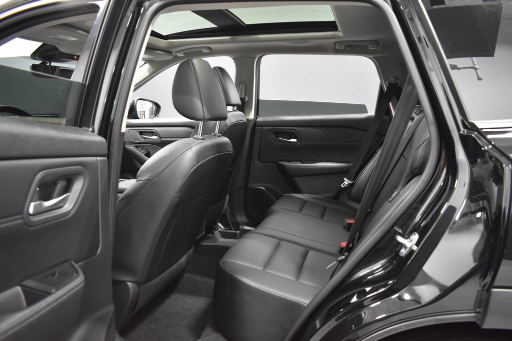 Certified 2026 Nissan Rogue Dark Armor AWD/4WD image 32