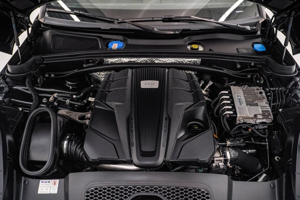 Certified 2020 Porsche Macan GTS AWD/4WD image 29