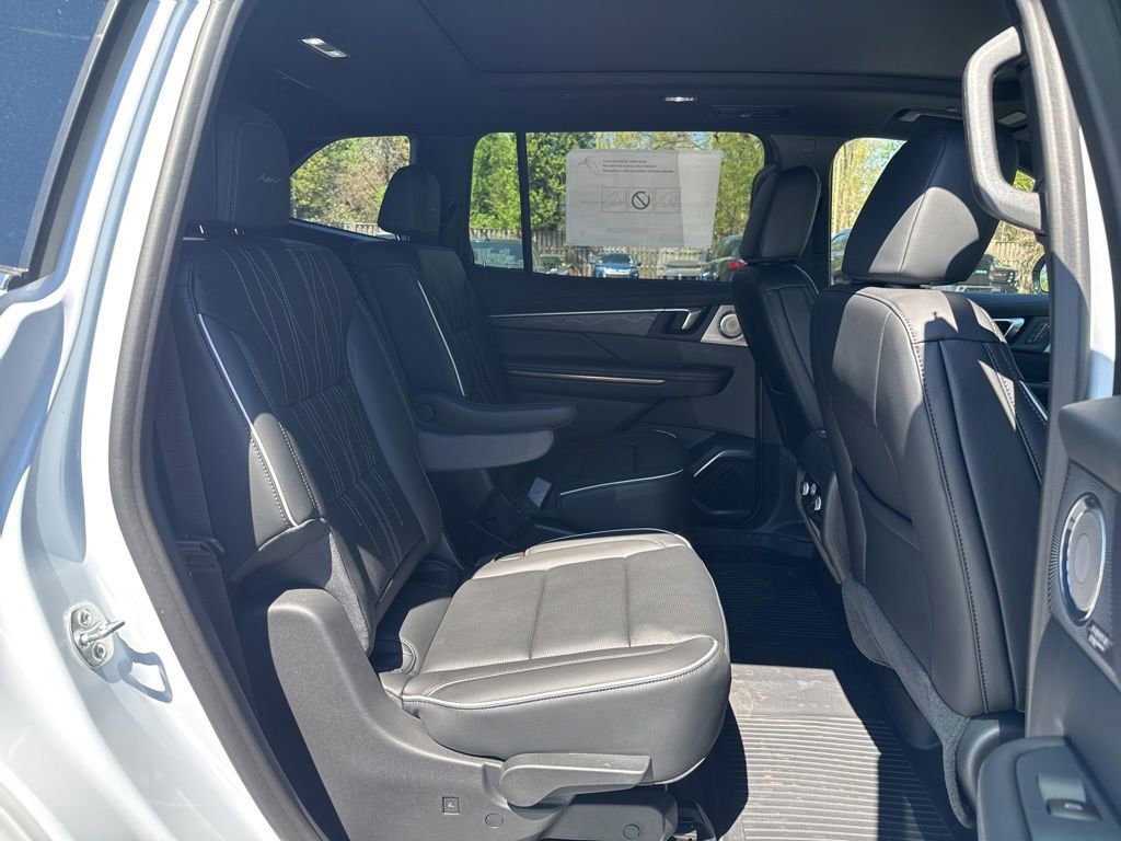 New 2026 Buick Enclave Avenir w/ Super Cruise Package image 14
