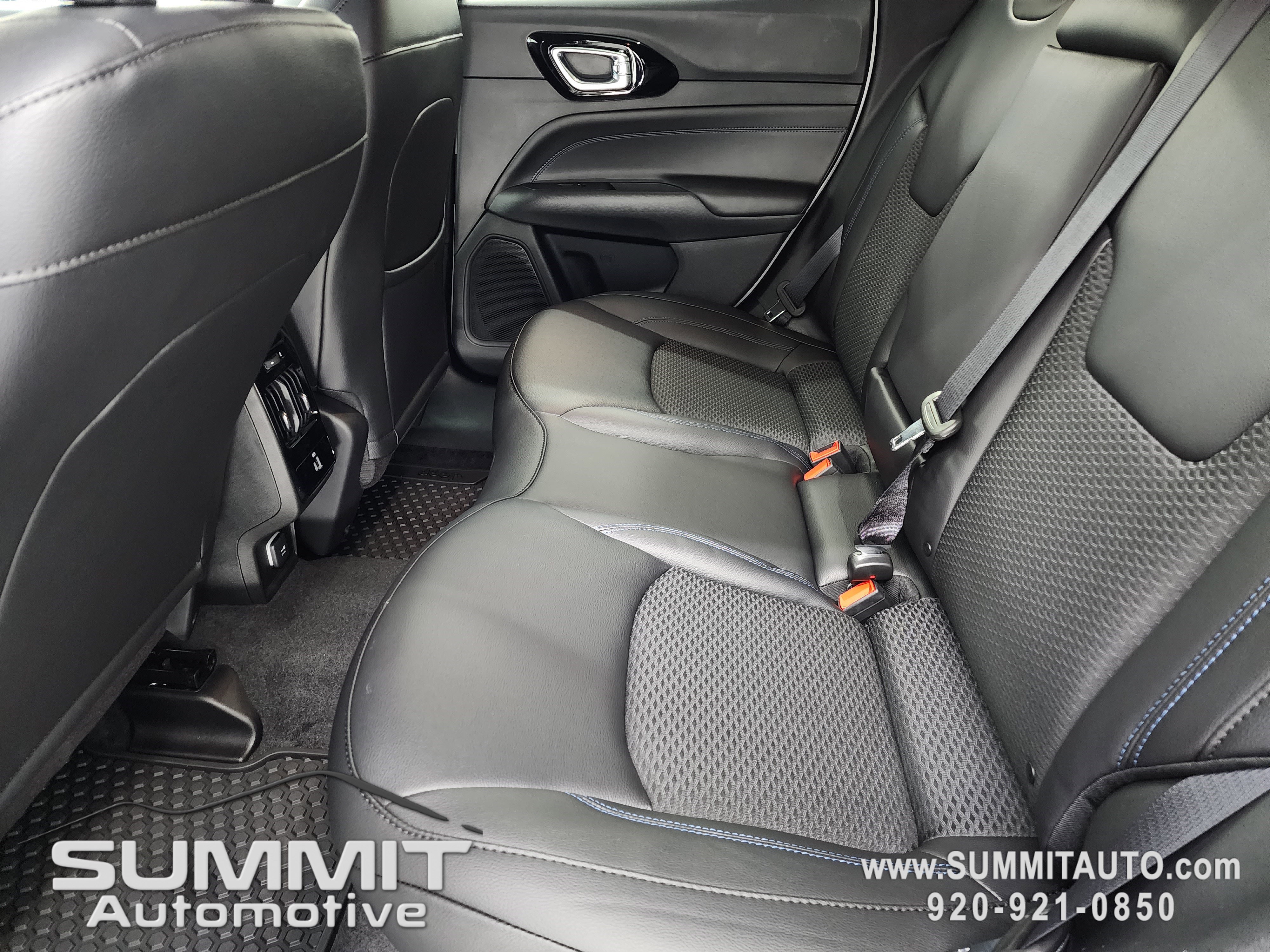 New 2026 Jeep Compass Latitude image 9