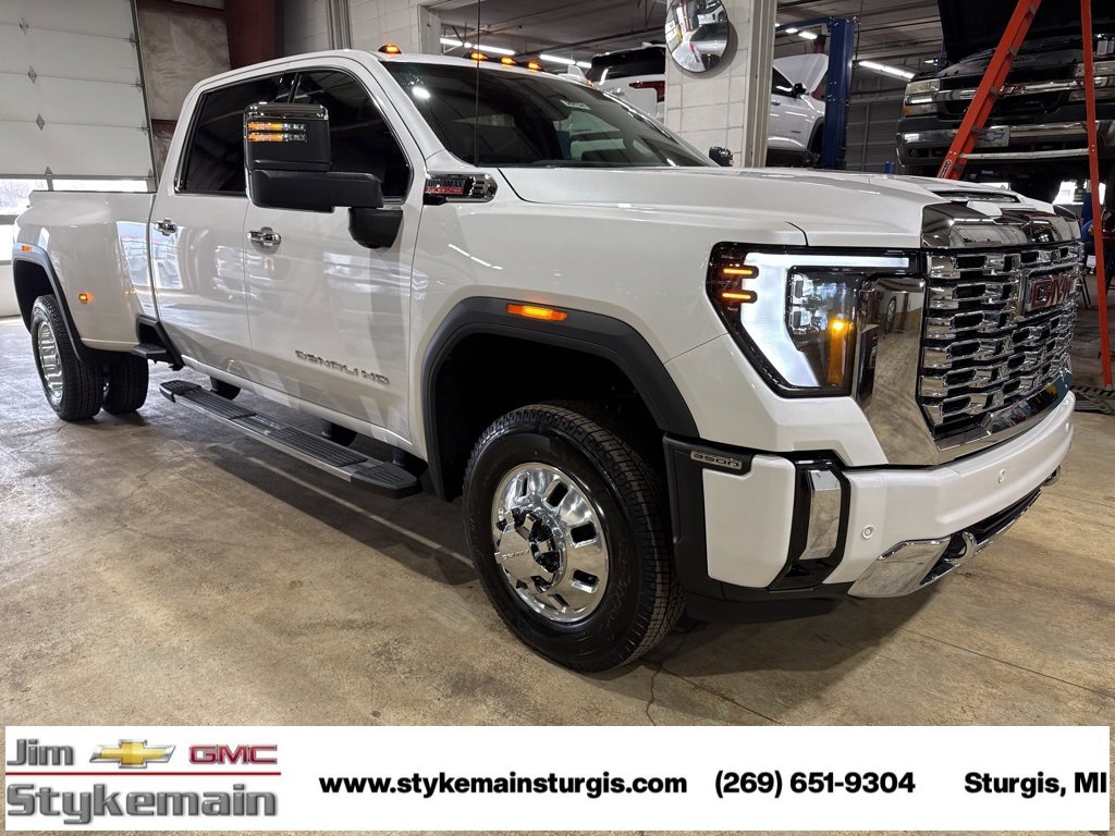 New 2025 GMC Sierra 3500 Denali w/ Denali Reserve Package image 8