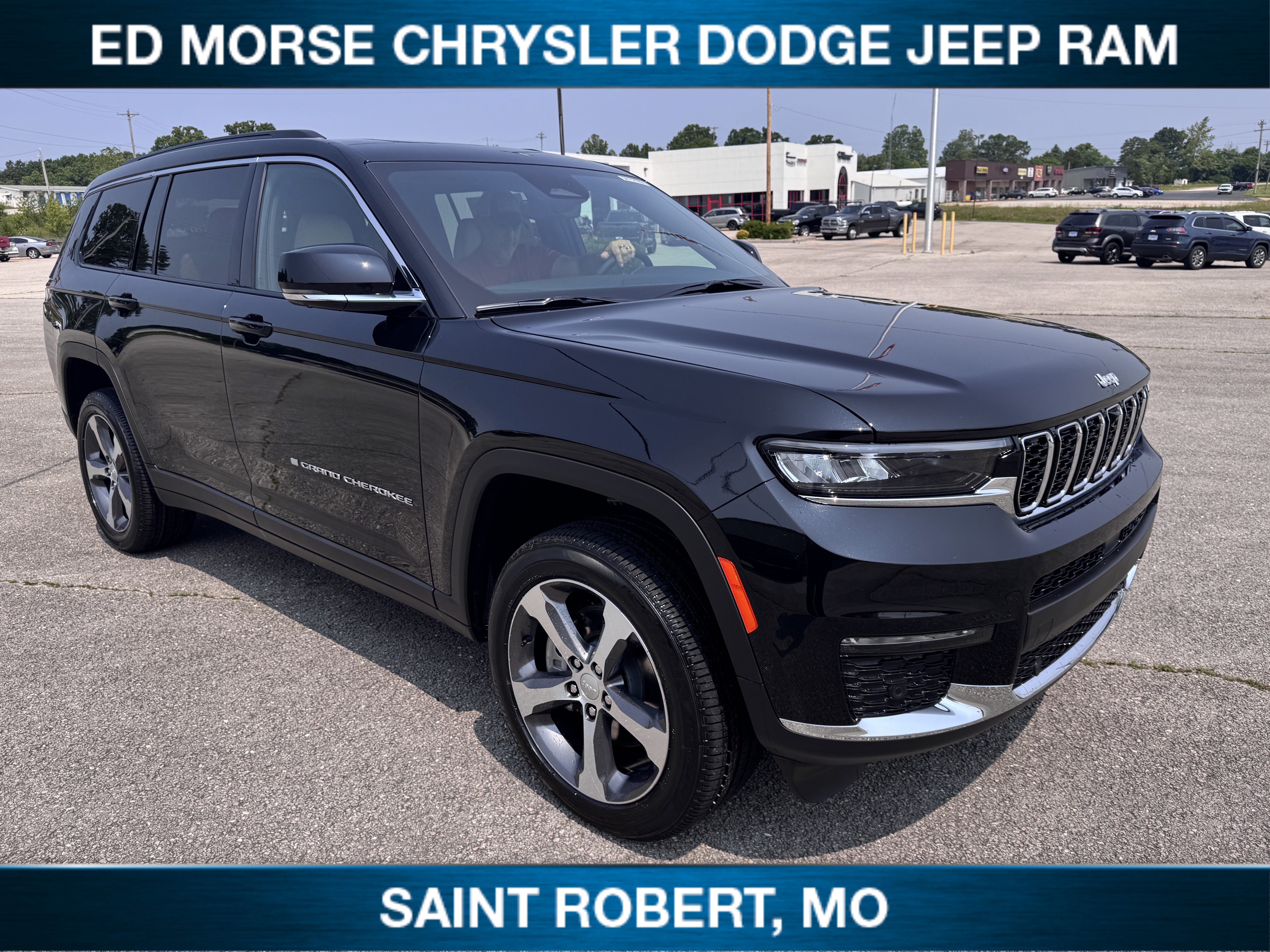 New 2025 Jeep Grand Cherokee L Limited w/ Luxury Tech Group II image 4