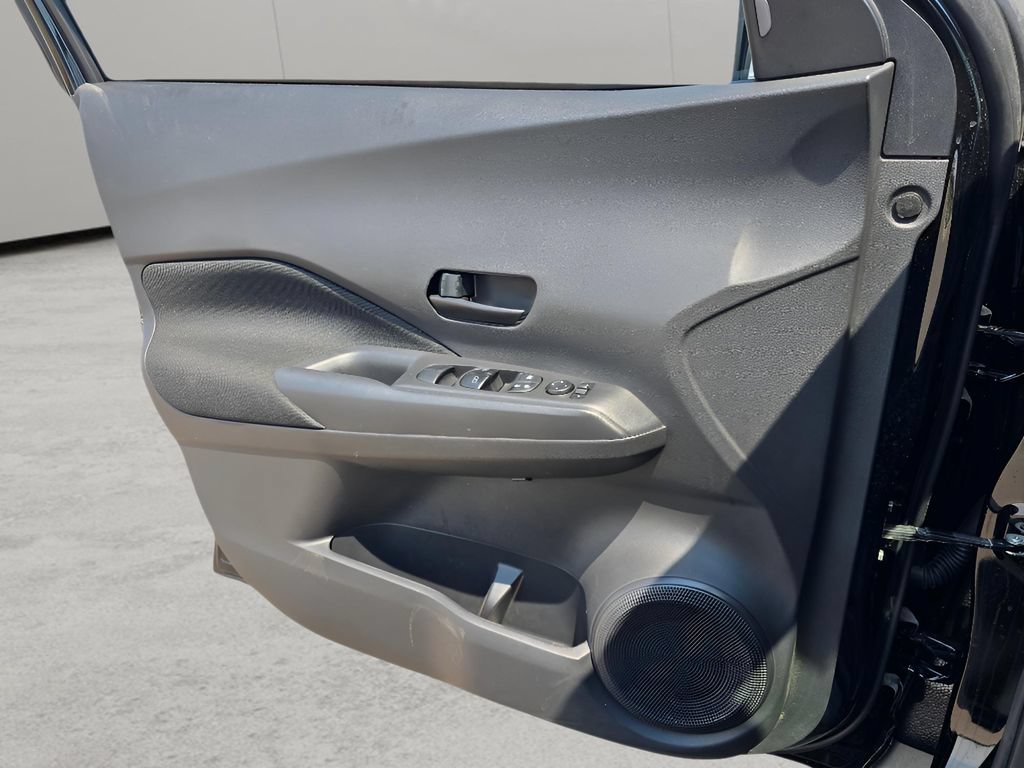 Used 2025 Nissan Kicks Play S w/ Interior Electronics Package FWD image 15