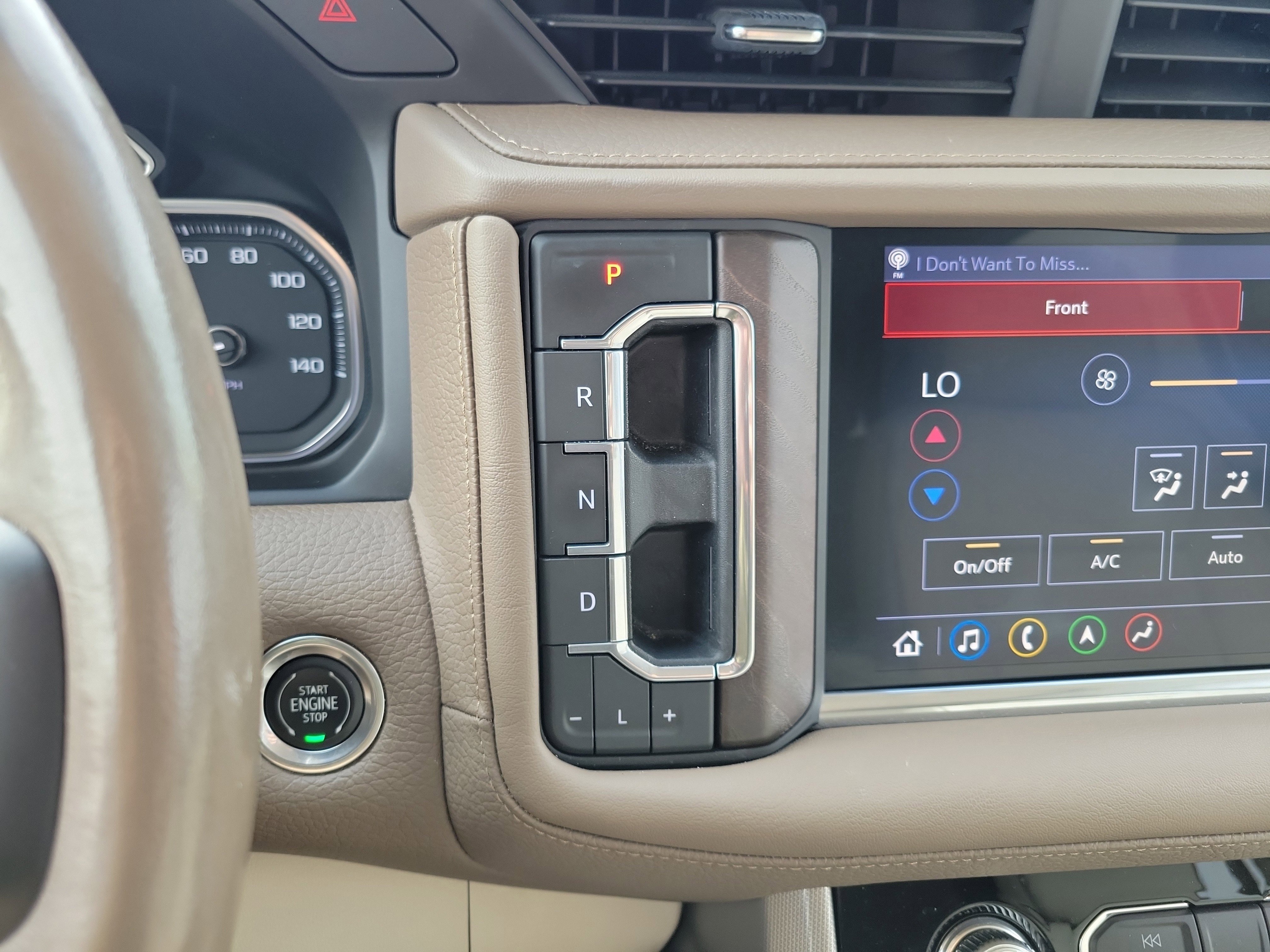 Used 2021 GMC Yukon Denali w/ Denali Premium Package image 16