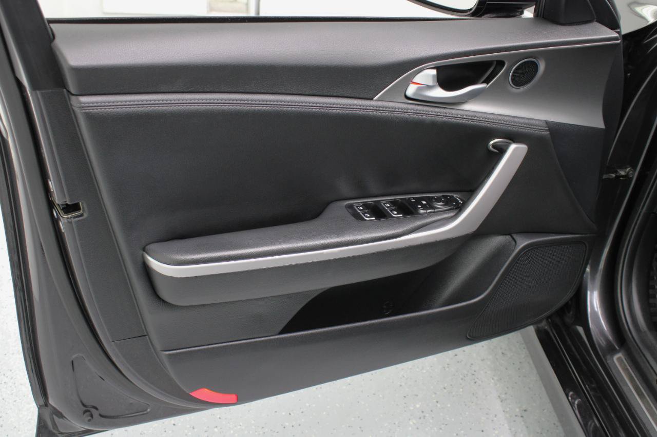 Used 2021 Kia Stinger GT RWD image 33