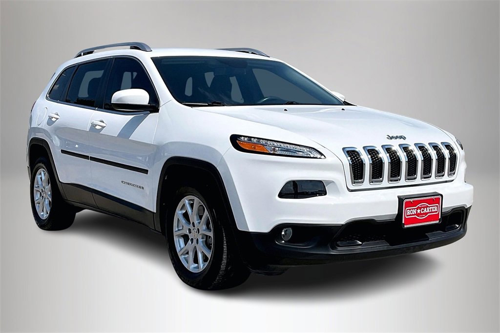 Used 2018 Jeep Cherokee Latitude Plus w/ Comfort/Convenience Group