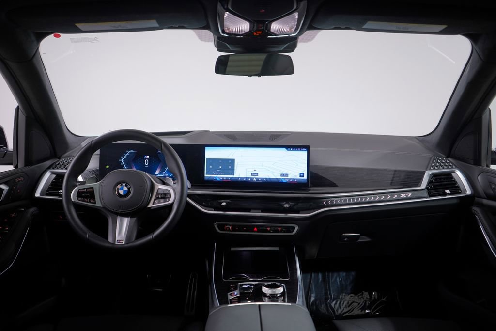 Used 2026 BMW X7 xDrive40i w/ M Sport Package AWD/4WD image 11