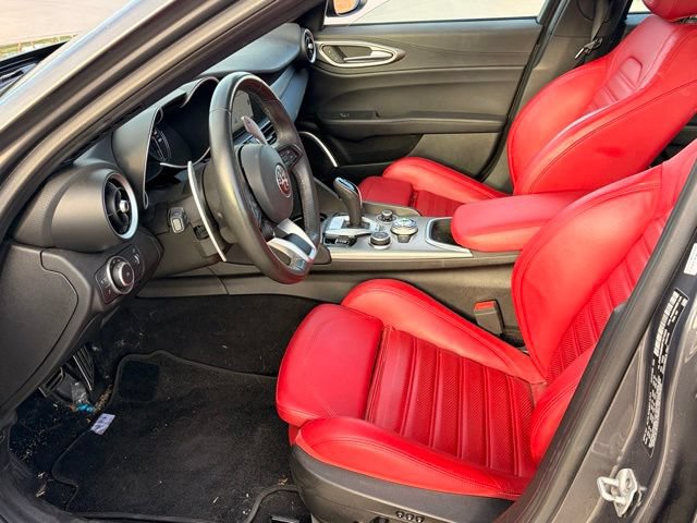 Used 2023 Alfa Romeo Giulia Veloce RWD image 13