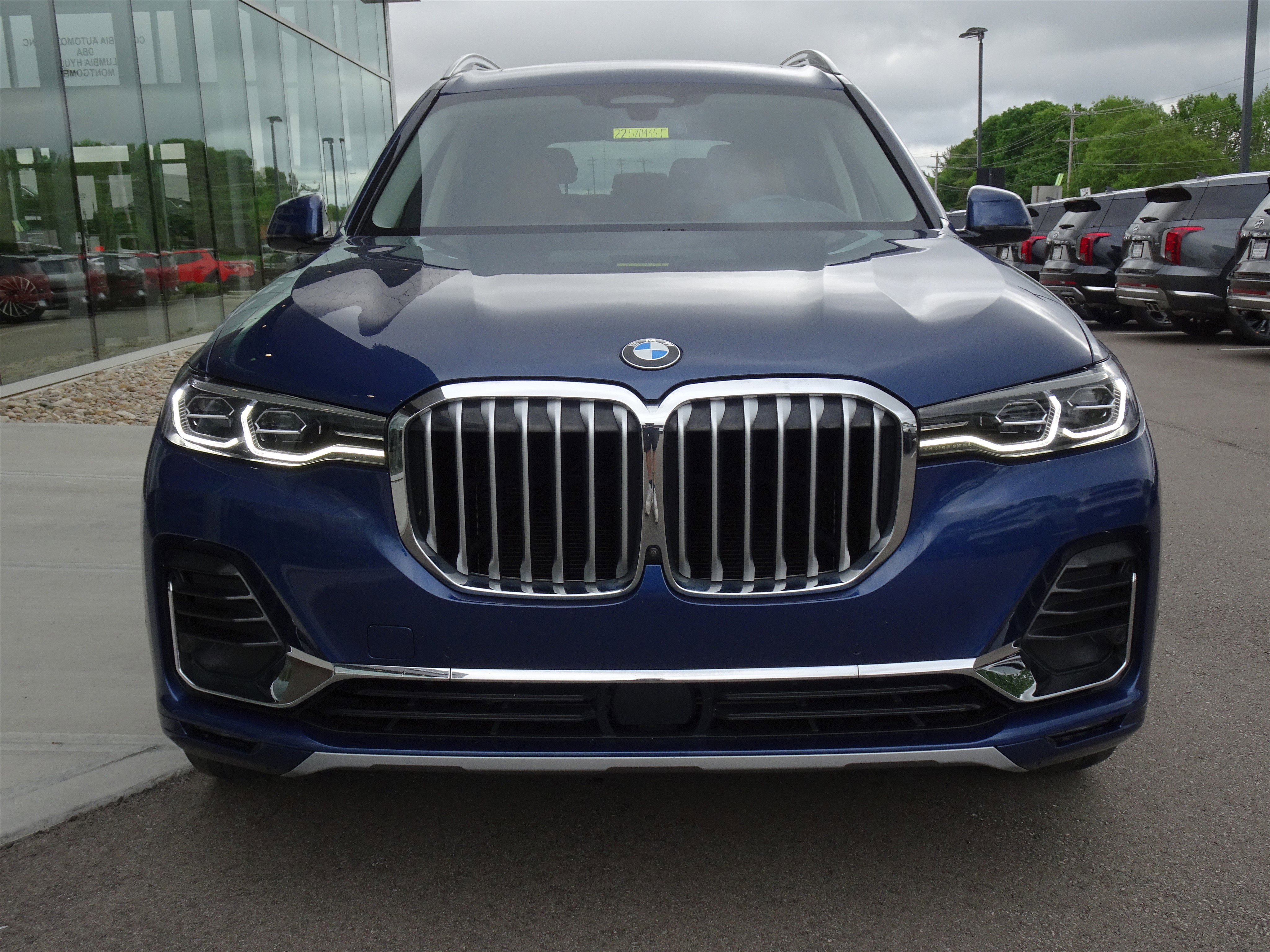 Used 2022 BMW X7 xDrive40i w/ Premium Package image 7