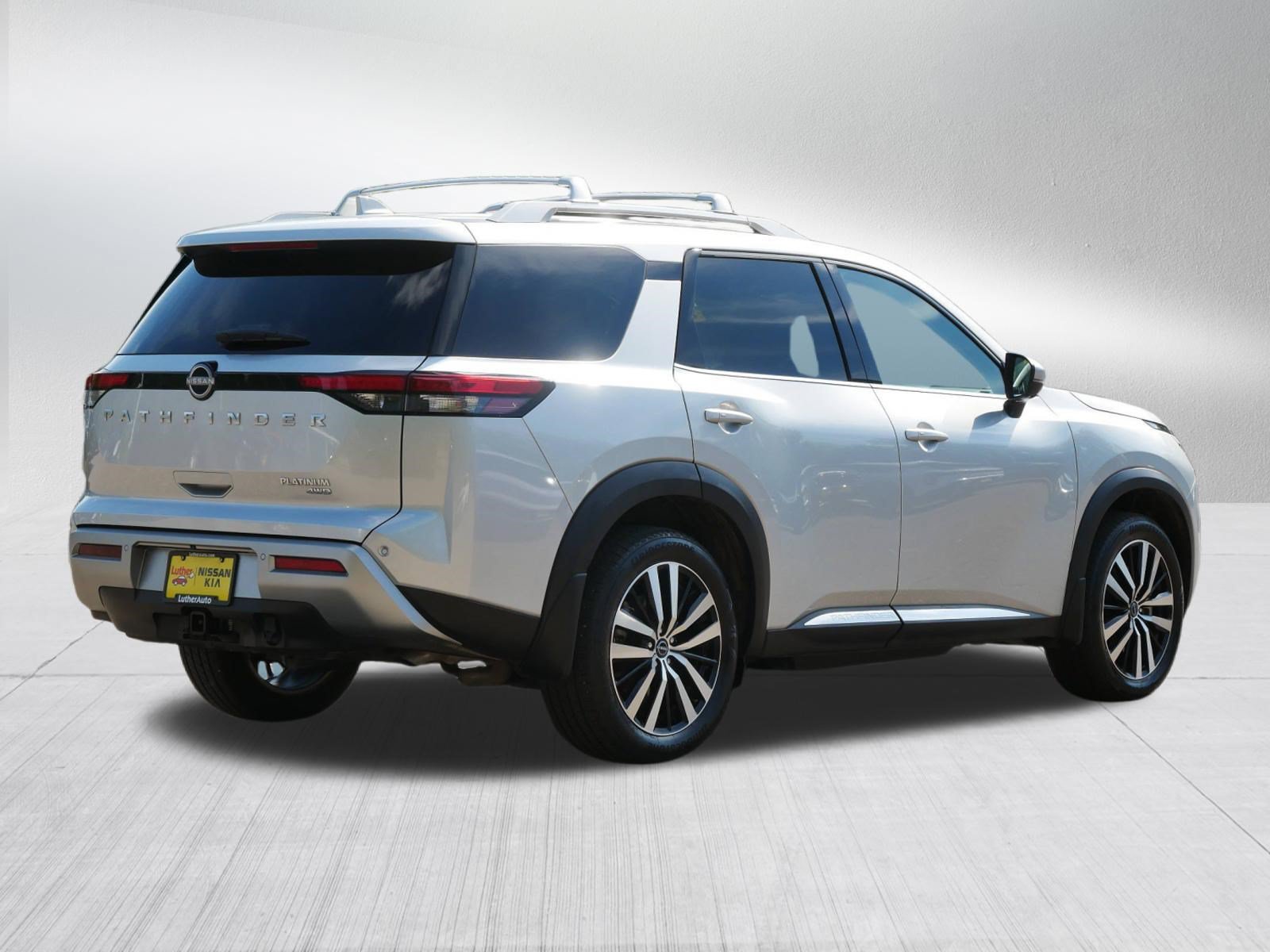 Certified 2025 Nissan Pathfinder Platinum AWD/4WD image 7