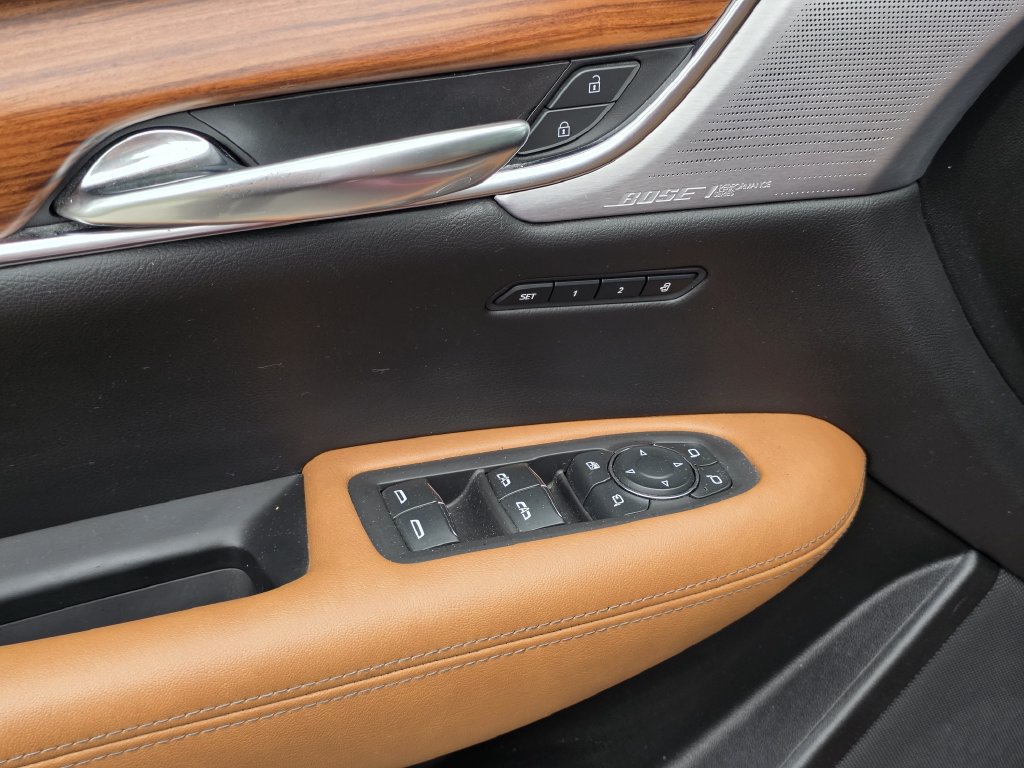 Used 2020 Cadillac XT5 Premium Luxury AWD/4WD image 29