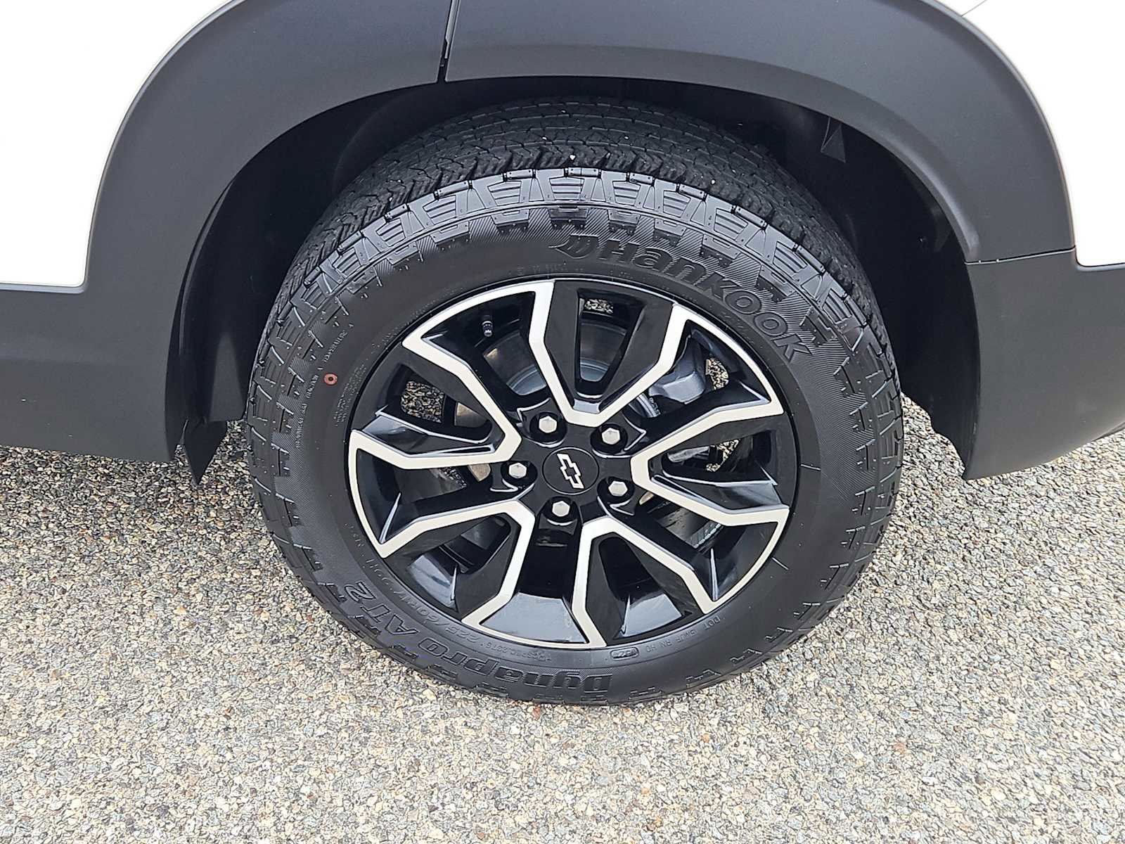 Used 2025 Chevrolet TrailBlazer ACTIV w/ Convenience Package AWD/4WD image 8